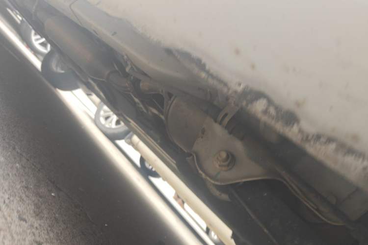 Used Dongfeng Fengon 330 2018 1.5L 330S Comfort Edition China V Standard DK15 Chassis Rear Left