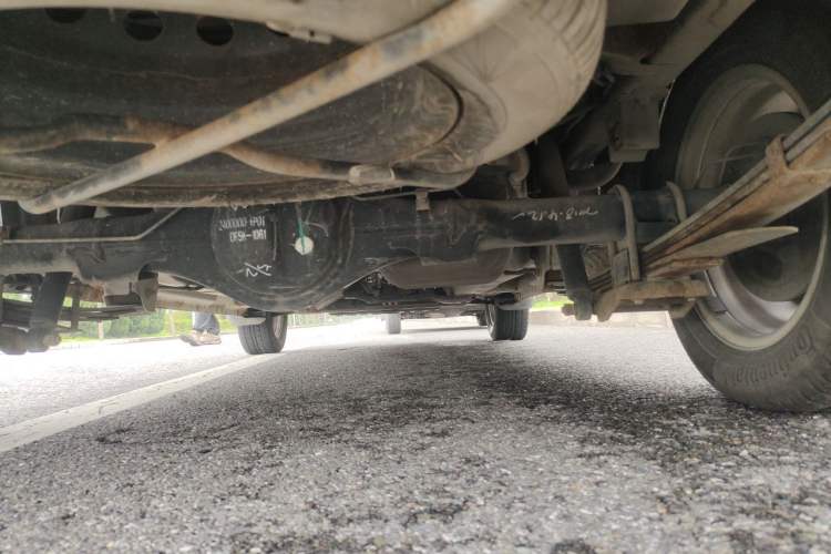 Used Dongfeng Fengon 330  Chassis Rear