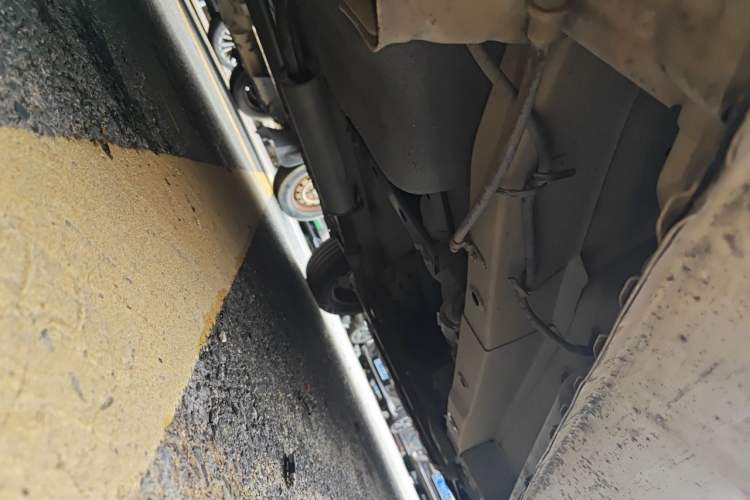 Used Dongfeng Fengon 330  Chassis Rear Right