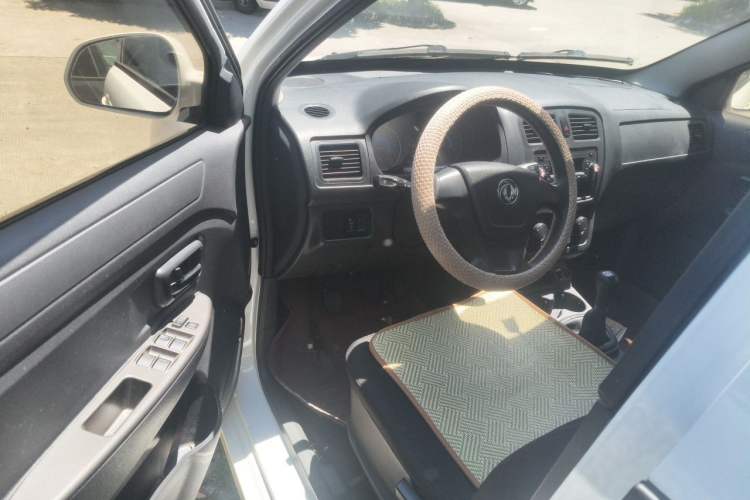 Used Dongfeng Fengon 330 2018 1.5L Manual Practical II DK15 Driver Seat