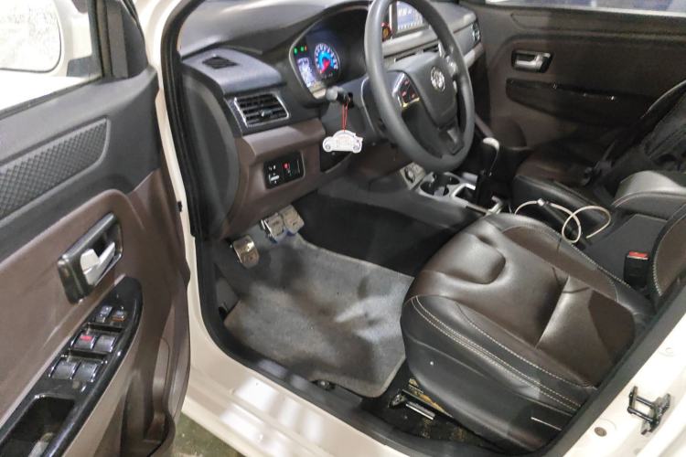 Used Dongfeng Fengon 330 2018 1.5L 330S Comfort Edition DK15 Driver Seat
