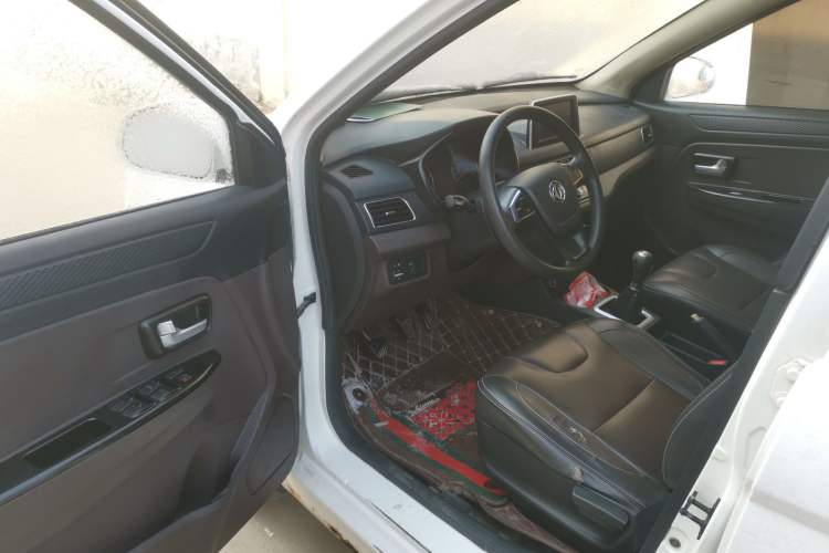 Used Dongfeng Fengon 330 2018 1.5L 330S Comfort Edition DK15 Driver Seat
