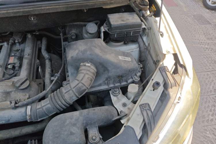 Used Dongfeng Fengon 330 2018 1.5L Manual Utility Version I DK15 Engine Bay Left