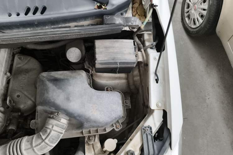 Used Dongfeng Fengon 330 2018 1.5L Manual Practical II DK15 Engine Bay Left