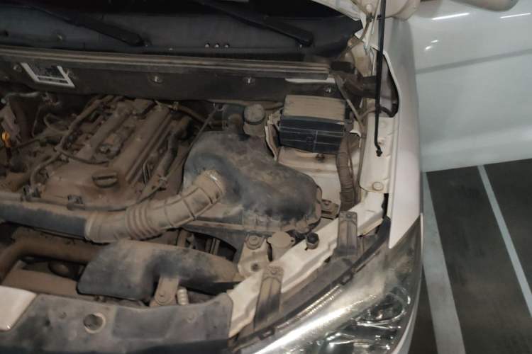 Used Dongfeng Fengon 330 2018 1.5L Manual Practical II DK15 Engine Bay Left