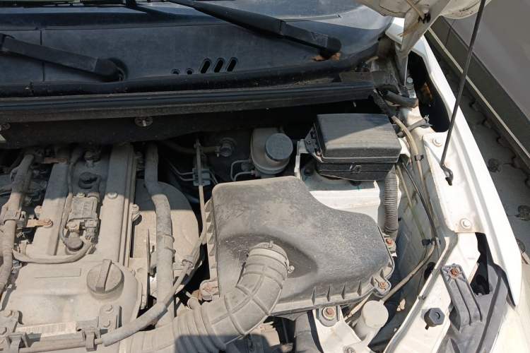 Used Dongfeng Fengon 330 2018 1.5L 330S Comfort Edition DK15 Engine Bay Left