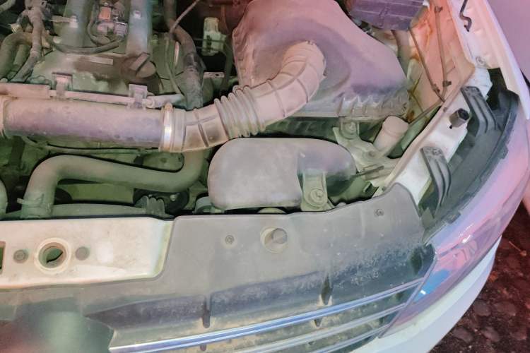 Used Dongfeng Fengon 330 2018 1.5L Manual Utility Version I DK15 Engine Bay Left