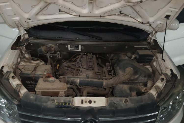 Used Dongfeng Fengon 330 2018 1.5L Manual Practical II DK15 Engine Bay