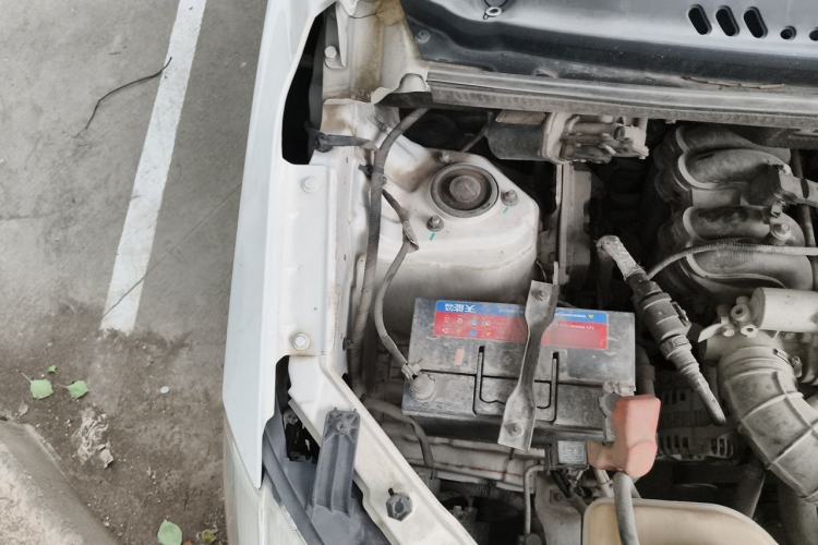 Used Dongfeng Fengon 330 2018 1.5L Manual Practical II DK15 Engine Bay Right
