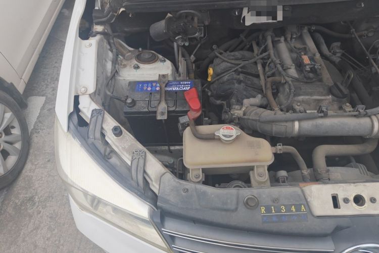 Used Dongfeng Fengon 330 2018 1.5L 330S Comfort Edition China V Standard DK15 Engine Bay Right