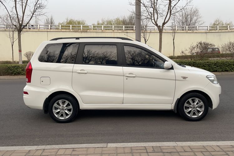 Used Dongfeng Fengon 330 2018 1.5L Manual Practical II DK15 Exterior 2