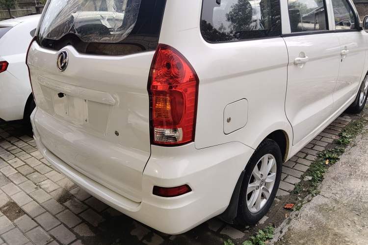 Used Dongfeng Fengon 330 2018 1.5L Manual Practical II DK15 Exterior 3
