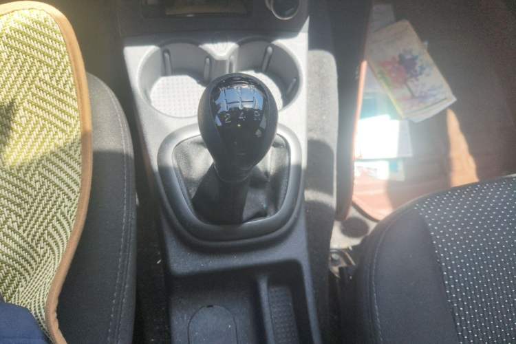 Used Dongfeng Fengon 330 2018 1.5L Manual Practical II DK15 Gear Lever