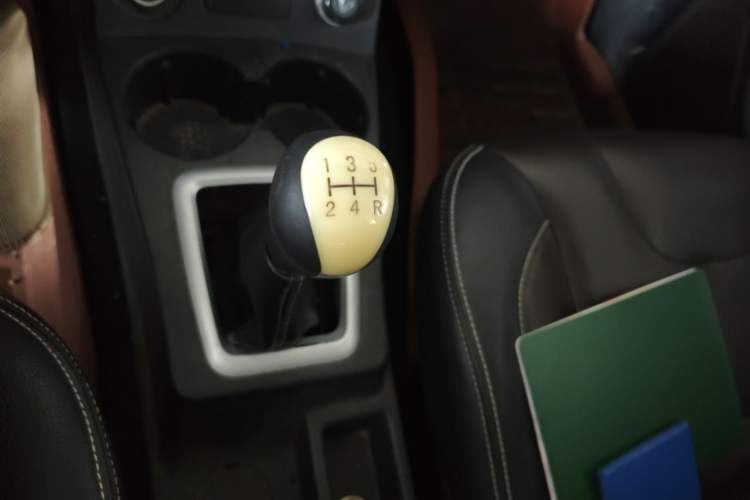 Used Dongfeng Fengon 330 2018 1.5L 330S Comfort Edition DK15 Gear Lever