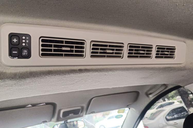 Used Dongfeng Fengon 330 2018 1.5L Manual Utility Version I DK15 Headliner