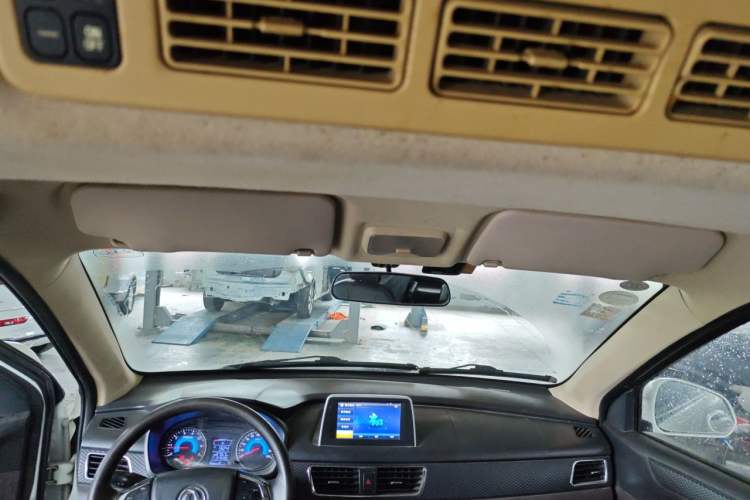 Used Dongfeng Fengon 330 2018 1.5L 330S Comfort Edition DK15 Headliner