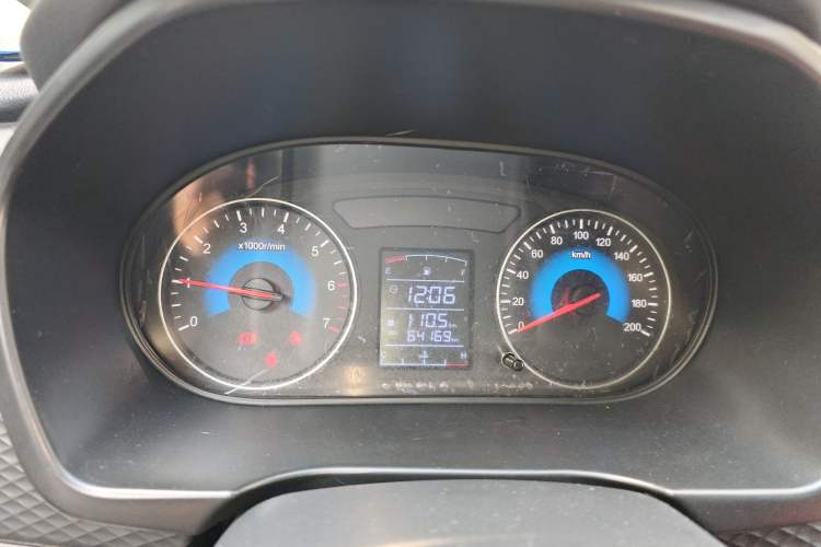 Used Dongfeng Fengon 330 2018 1.5L 330S Premium Edition DK15 Instrument Cluster