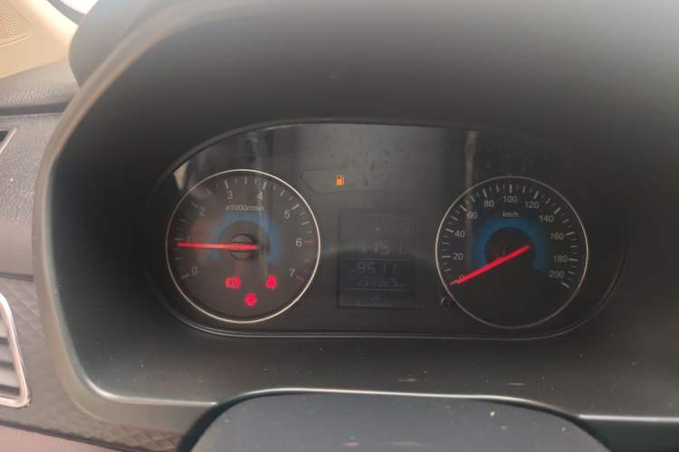 Used Dongfeng Fengon 330 2018 1.5L 330S Comfort Edition DK15 Instrument Cluster