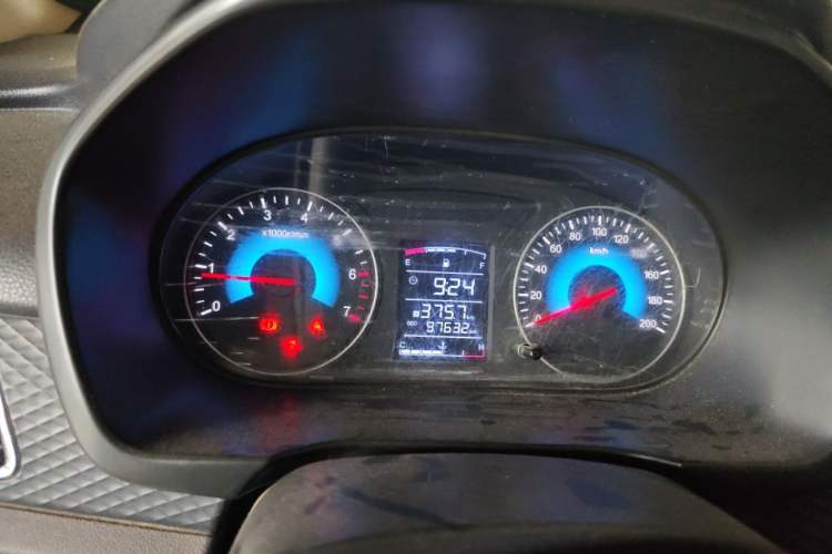 Used Dongfeng Fengon 330 2018 1.5L 330S Comfort Edition DK15 Instrument Cluster