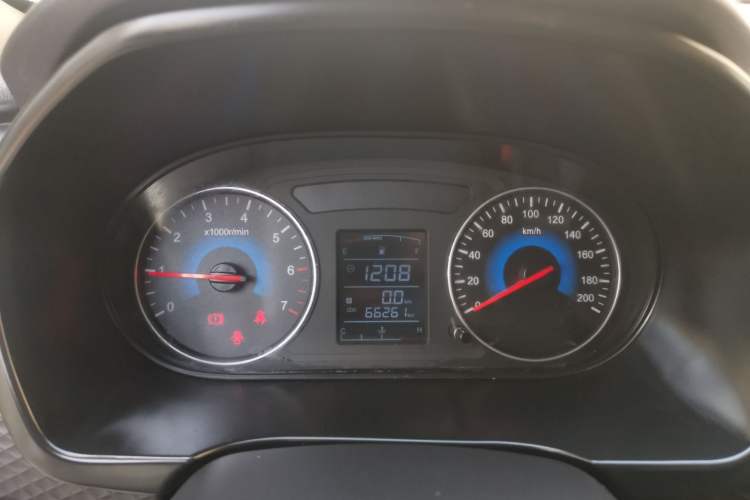 Used Dongfeng Fengon 330 2018 1.5L 330S Comfort Edition DK15 Instrument Cluster