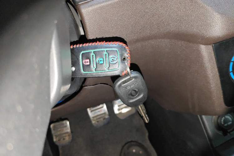 Used Dongfeng Fengon 330 2018 1.5L 330S Comfort Edition DK15 Interior 1