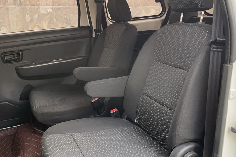 Used Dongfeng Fengon 330 2018 1.5L Manual Practical II DK15 Interior 1
