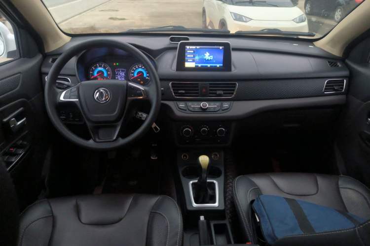 Used Dongfeng Fengon 330 2018 1.5L 330S Comfort Edition DK15 Interior 2