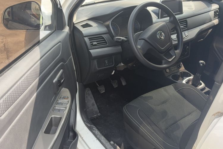 Used Dongfeng Fengon 330 2018 1.5L 330S Facelifted Premium Edition DK15 Interior 2