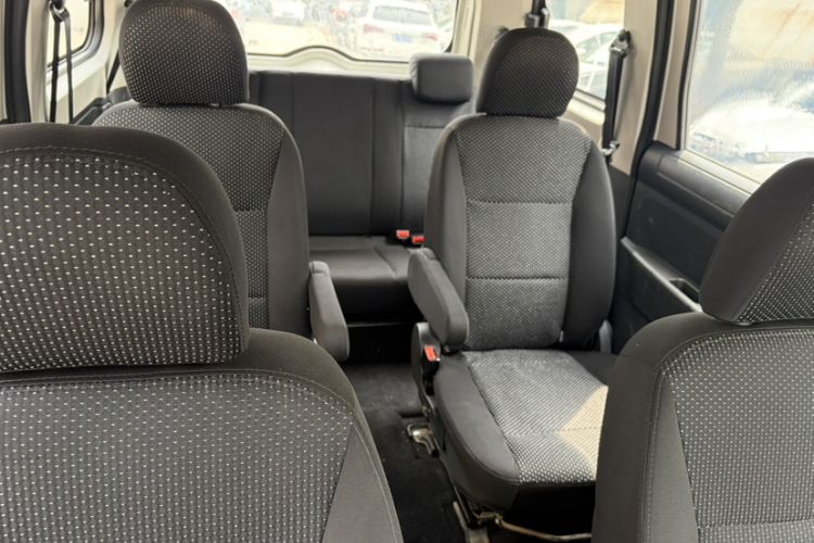 Used Dongfeng Fengon 330 2018 1.5L Manual Practical II DK15 Interior 2