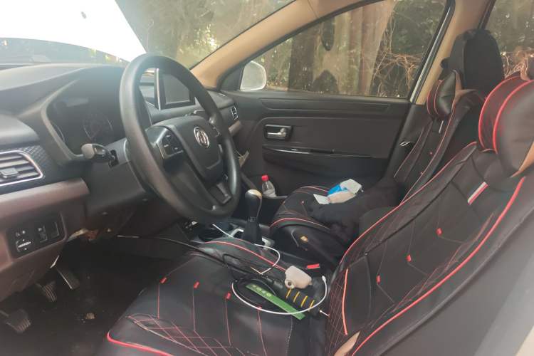 Used Dongfeng Fengon 330 2018 1.5L 330S Comfort Edition DK15 Left Front Seat
