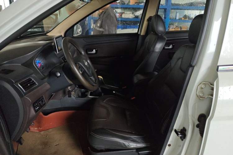 Used Dongfeng Fengon 330 2018 1.5L 330S Comfort Edition DK15 Left Front Seat