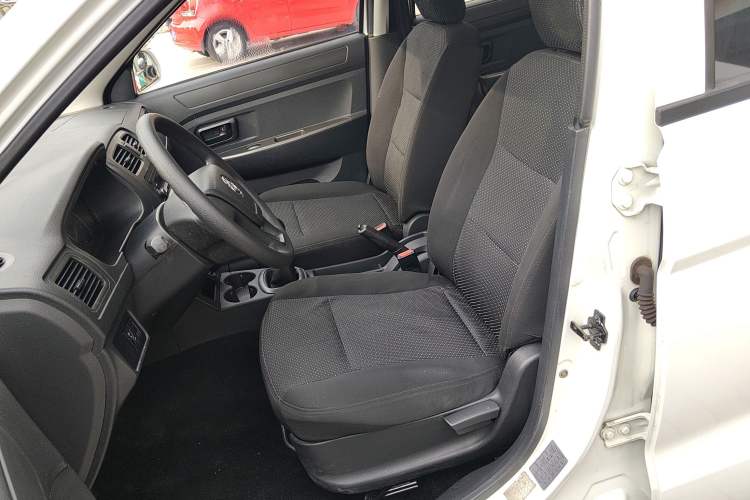 Used Dongfeng Fengon 330 2018 1.5L Manual Practical II DK15 Left Front Seat