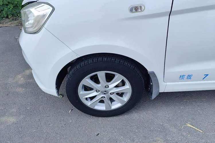 Used Dongfeng Fengon 330 2018 1.5L 330S Facelifted Premium Edition DK15 Left Front Wheel Hub