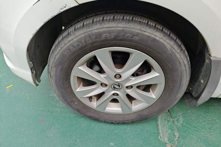 Used Dongfeng Fengon 330 2018 1.5L 330S Facelifted Comfort Version DK15 Left Front Wheel Hub
