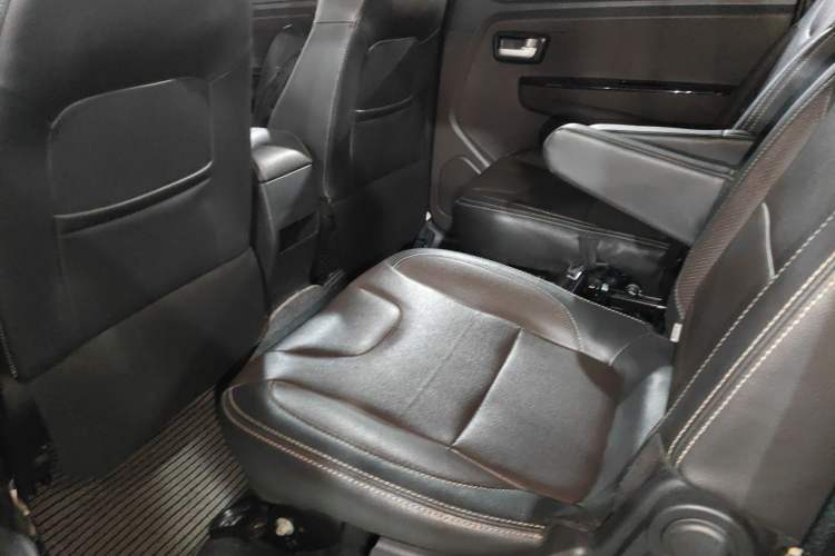 Used Dongfeng Fengon 330 2018 1.5L 330S Comfort Edition DK15 Left Rear Seat