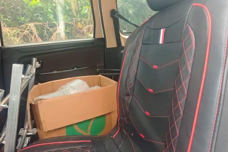 Used Dongfeng Fengon 330 2018 1.5L 330S Comfort Edition DK15 Left Rear Seat