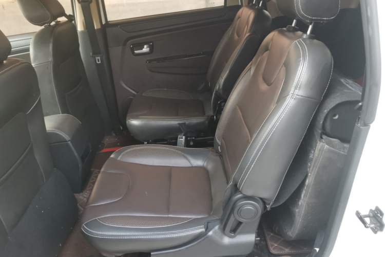 Used Dongfeng Fengon 330 2018 1.5L 330S Comfort Edition DK15 Left Rear Seat
