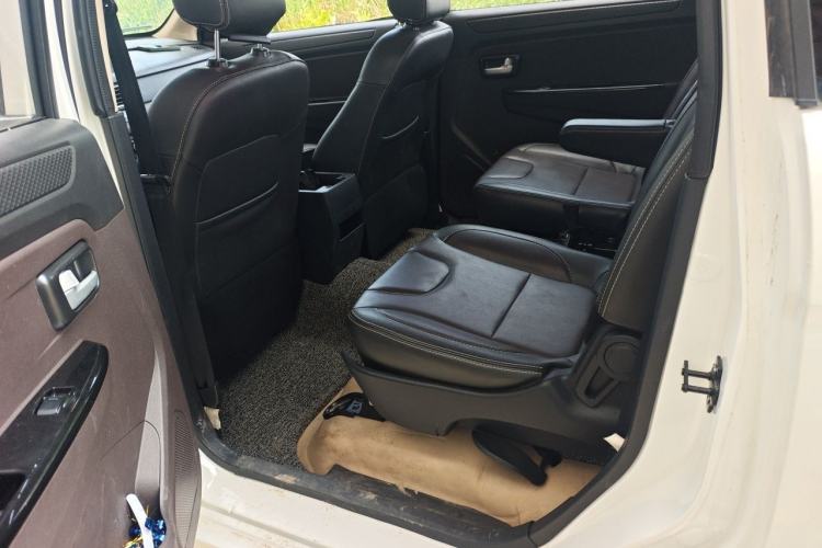 Used Dongfeng Fengon 330 2018 1.5L 330S Facelifted Comfort Version DK15 Left Rear Seat