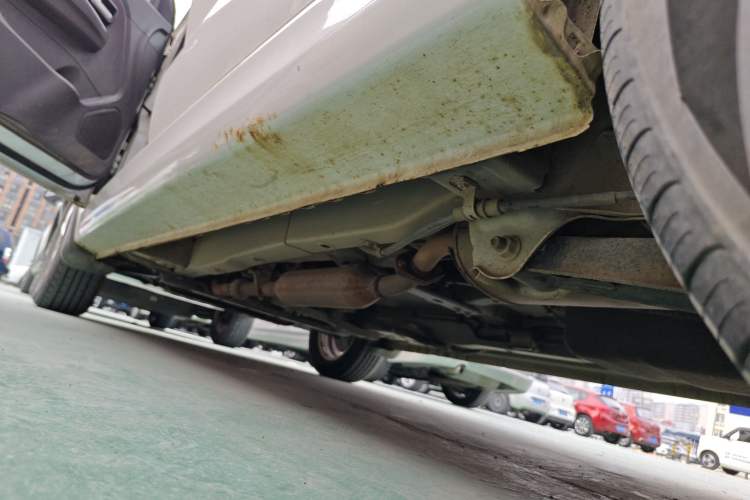 Used Dongfeng Fengon 330 2018 1.5L 330S Facelifted Comfort Version DK15 Left Side Sill