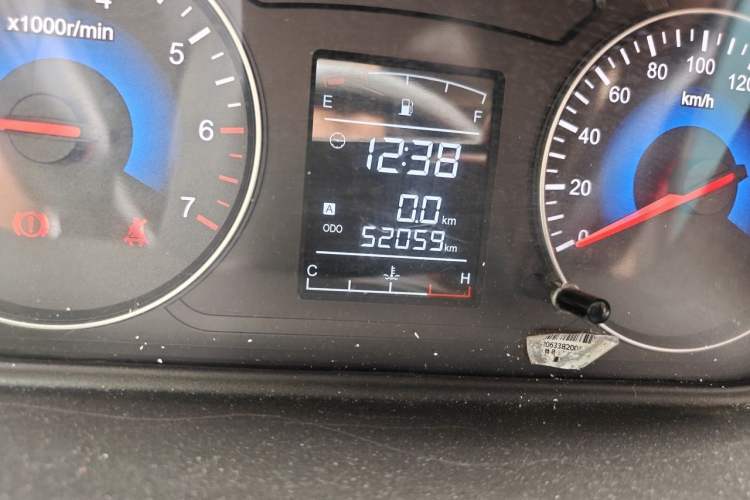 Used Dongfeng Fengon 330 2018 1.5L Facelift Manual Utility II DK15 Odometer Close Up