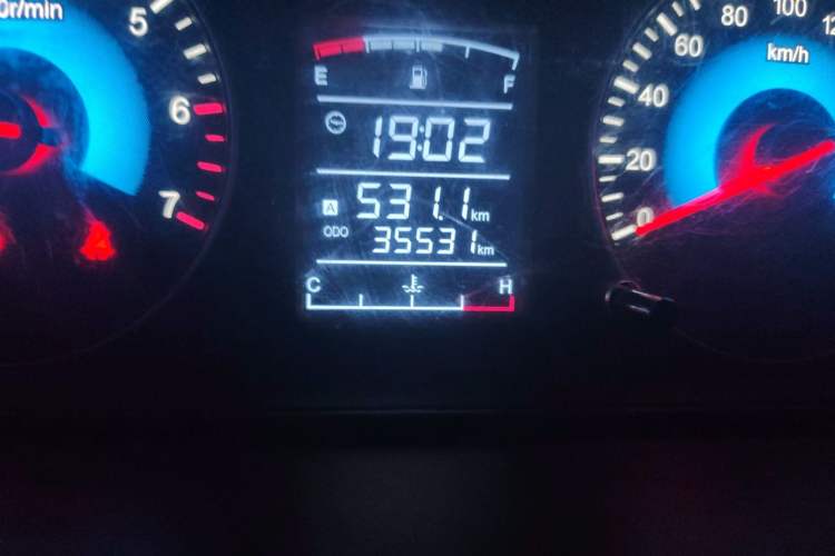 Used Dongfeng Fengon 330 2018 1.5L Manual Practical II DK15 Odometer Close Up