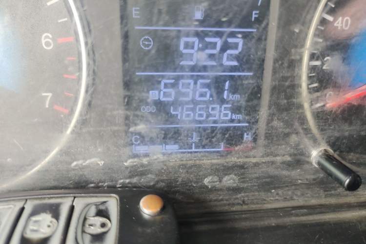 Used Dongfeng Fengon 330  Odometer Close Up