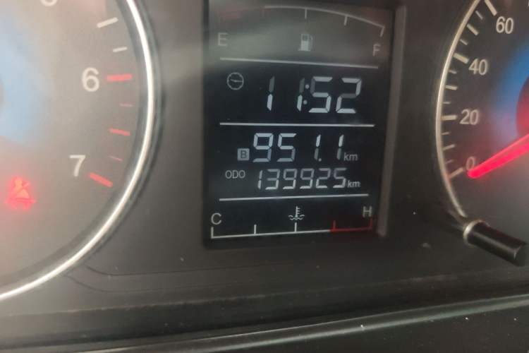 Used Dongfeng Fengon 330 2018 1.5L 330S Comfort Edition DK15 Odometer Close Up