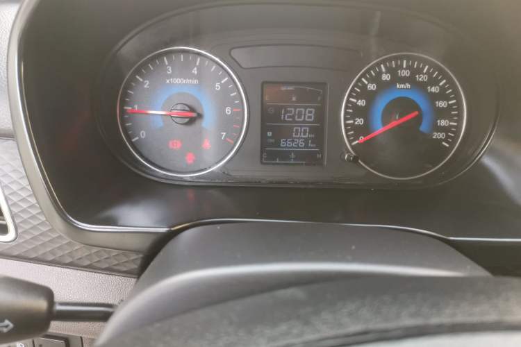 Used Dongfeng Fengon 330 2018 1.5L 330S Comfort Edition DK15 Odometer Close Up