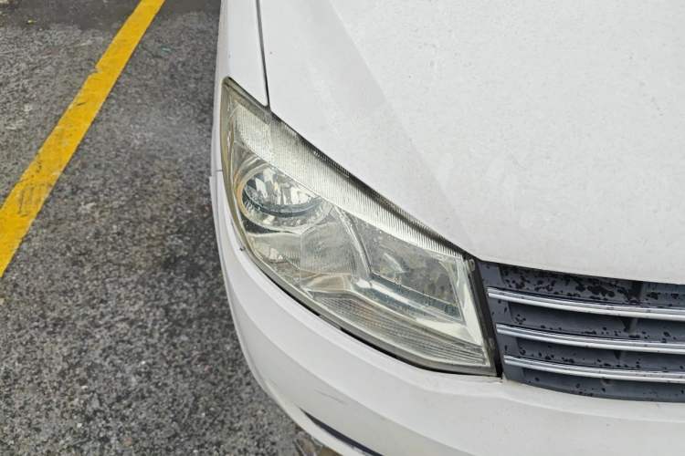 Used Dongfeng Fengon 330  Right Front Headlight