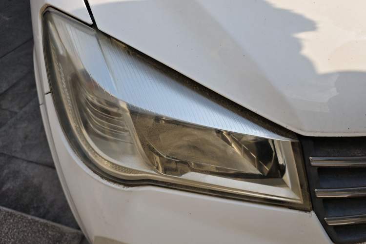 Used Dongfeng Fengon 330 2018 1.5L 330S Premium Edition DK15 Right Front Headlight