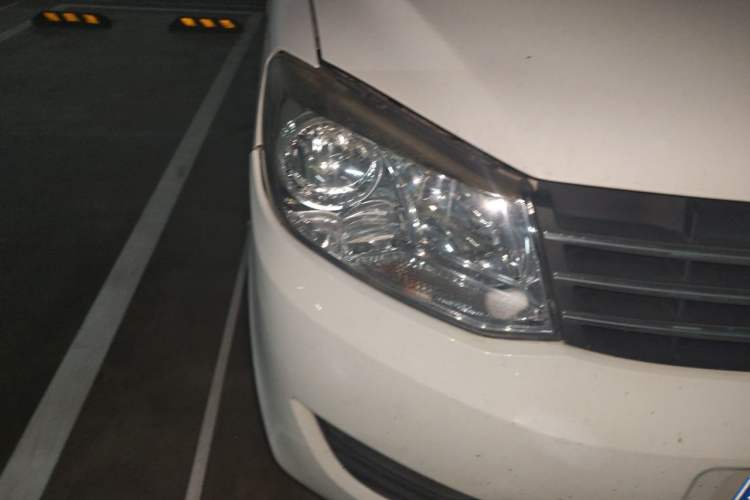 Used Dongfeng Fengon 330 2018 1.5L Manual Practical II DK15 Right Front Headlight