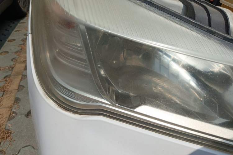 Used Dongfeng Fengon 330 2018 1.5L 330S Comfort Edition DK15 Right Front Headlight