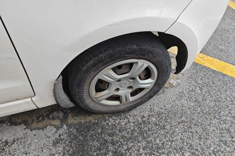 Used Dongfeng Fengon 330  Right Front Wheel Hub