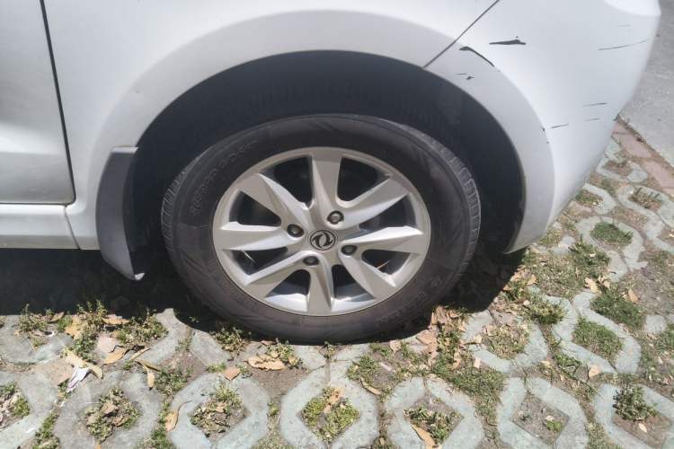 Used Dongfeng Fengon 330 2018 1.5L Manual Practical II DK15 Right Front Wheel Hub